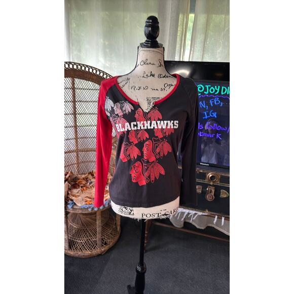 unknown Tops - vintage 90s blackhawks Reebok Henley flaw